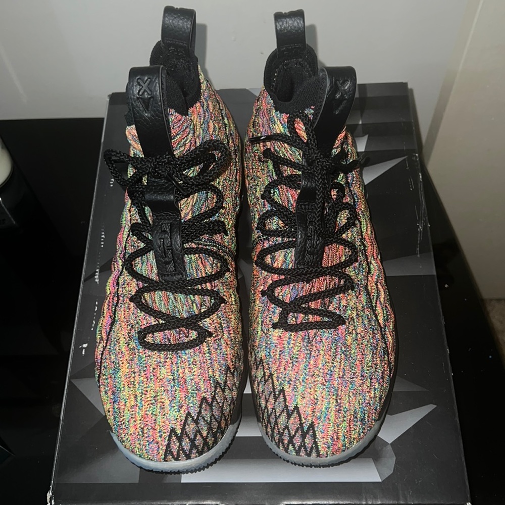 LEBRON XV